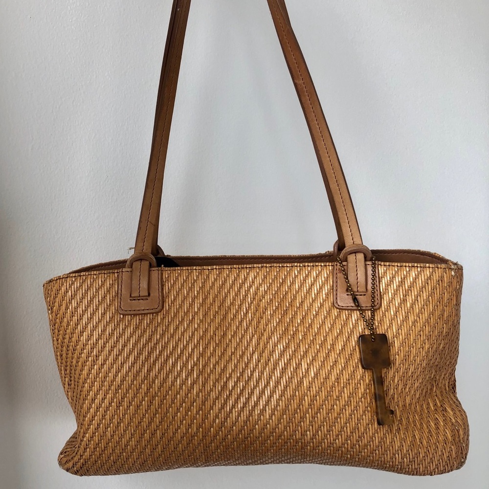 SOLD Fossil Woven Wicker Bag for #Summer - Picture 2 of 5